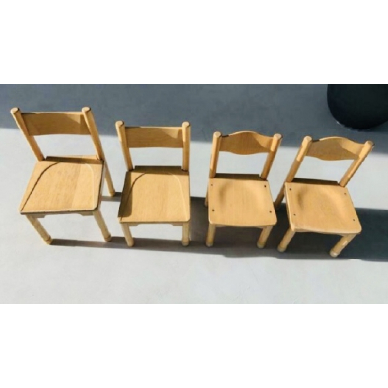 Vintage Schilte schoolstoeltje nr 44